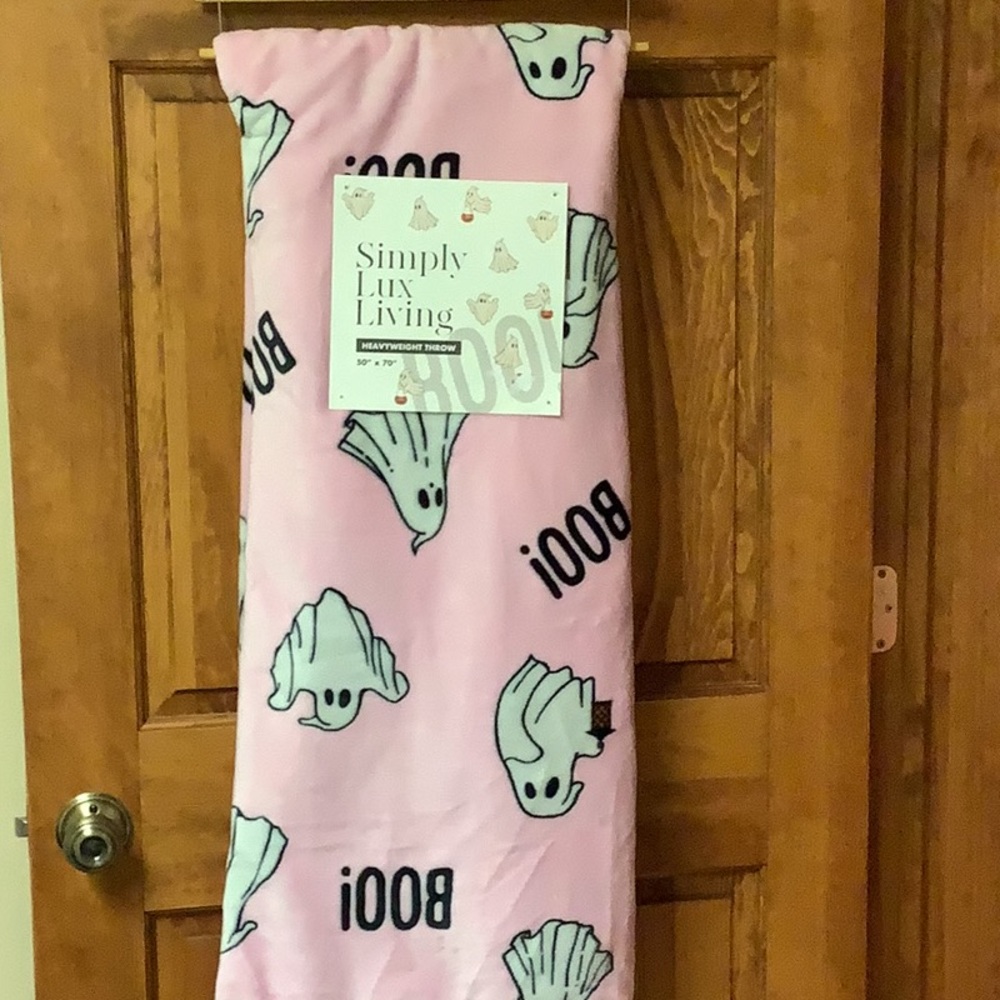 Adorable Pink Ghost Plush Throw 👻